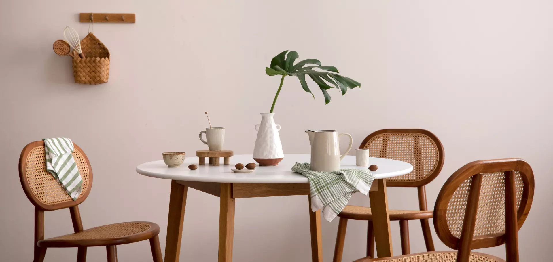 Краска для стен, обоев и потолков